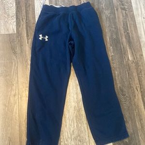 Like new never worn under armour sweatpants